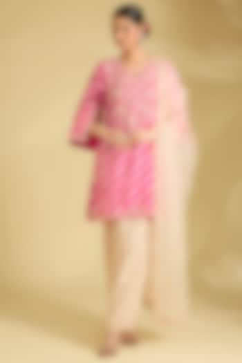 Hot Pink Spun Silk Pearl Work Leheriya Kurta Set by Surbhi Shah at Pernia's Pop Up Shop
