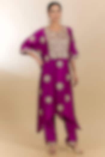 Magenta Spun Silk Embroidered Kaftan Set by Surbhi Shah at Pernia's Pop Up Shop