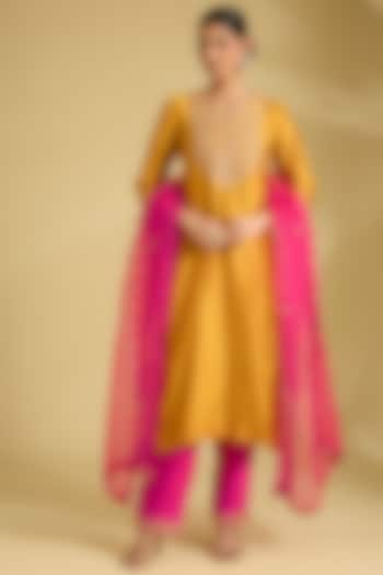 Mustard Spun Silk Zardosi Work Kurta Set by Surbhi Shah at Pernia's Pop Up Shop