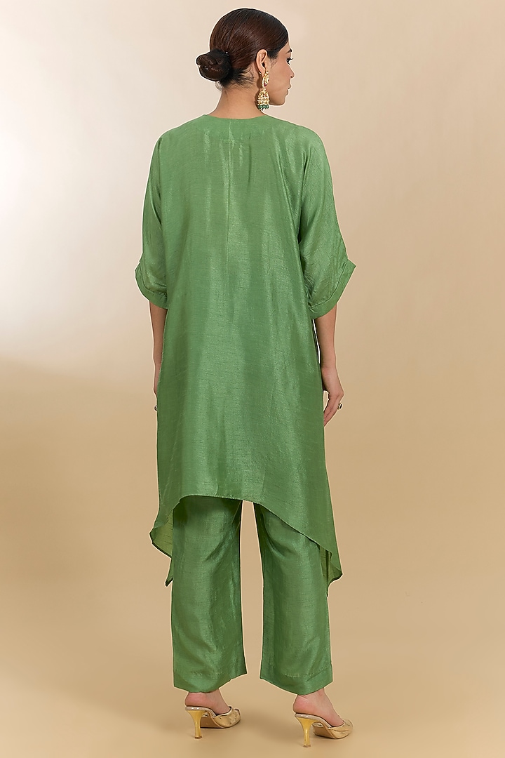 Powder Sage Green Raw Silk Resham Work Kaftan Set by Surbhi Shah at Pernia's Pop Up Shop