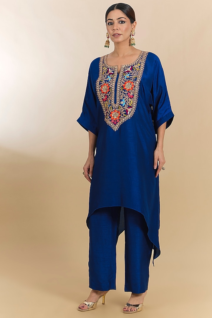 Navy Blue Raw Silk Resham Work Kaftan Set by Surbhi Shah at Pernia's Pop Up Shop