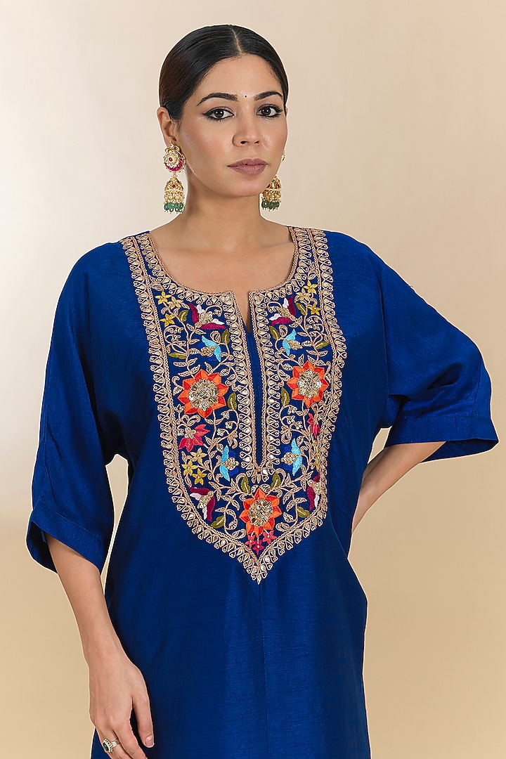 Navy Blue Raw Silk Resham Work Kaftan Set by Surbhi Shah at Pernia's Pop Up Shop
