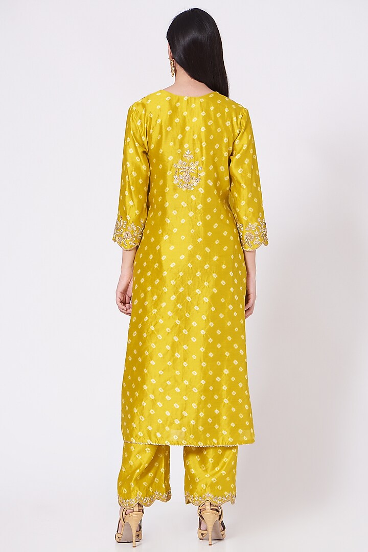 Mustard Bandhani Printed Kurta Set by SURBHI SHAH at Pernia's Pop Up Shop