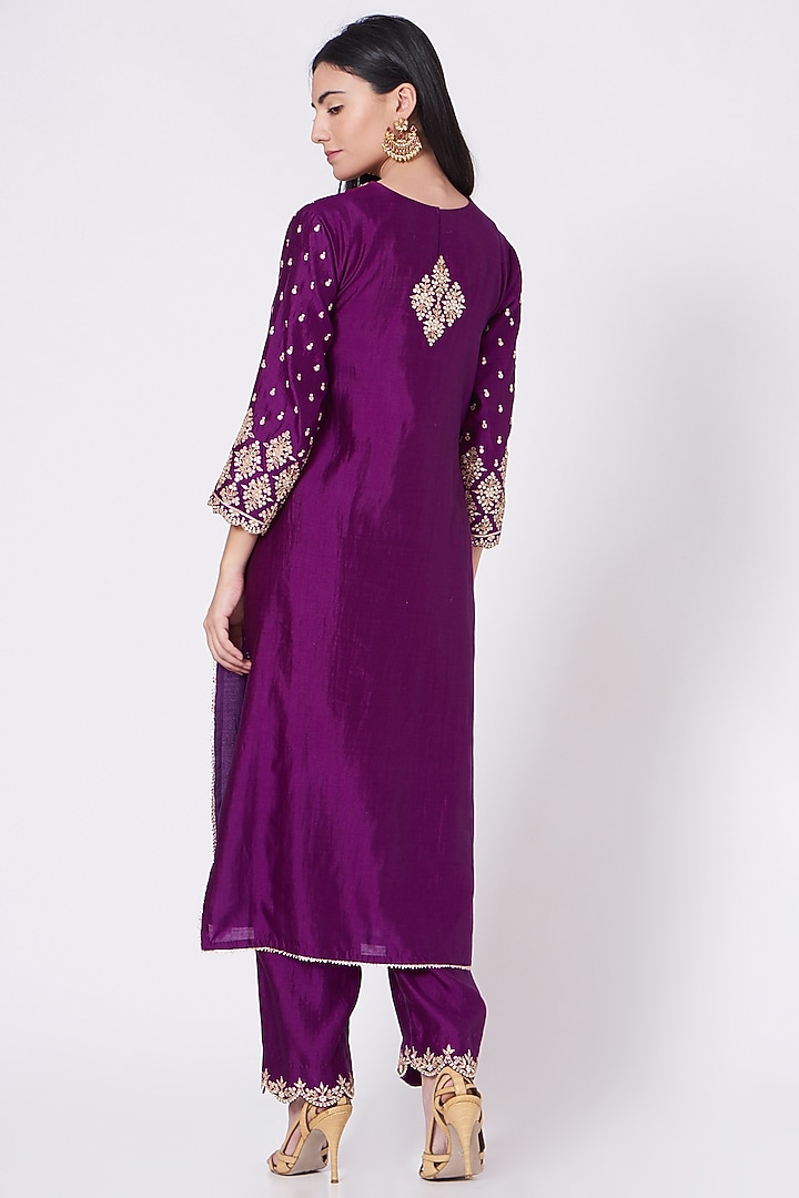 Purple Hand Embroidered Kurta Set by SURBHI SHAH at Pernia's Pop Up Shop