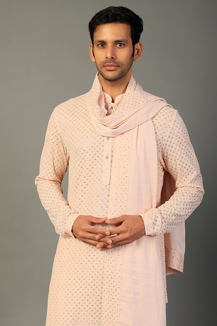 Peach Pink Embellished Kurta Set With Stole by SALIL BHATIA at Pernia's Pop Up Shop