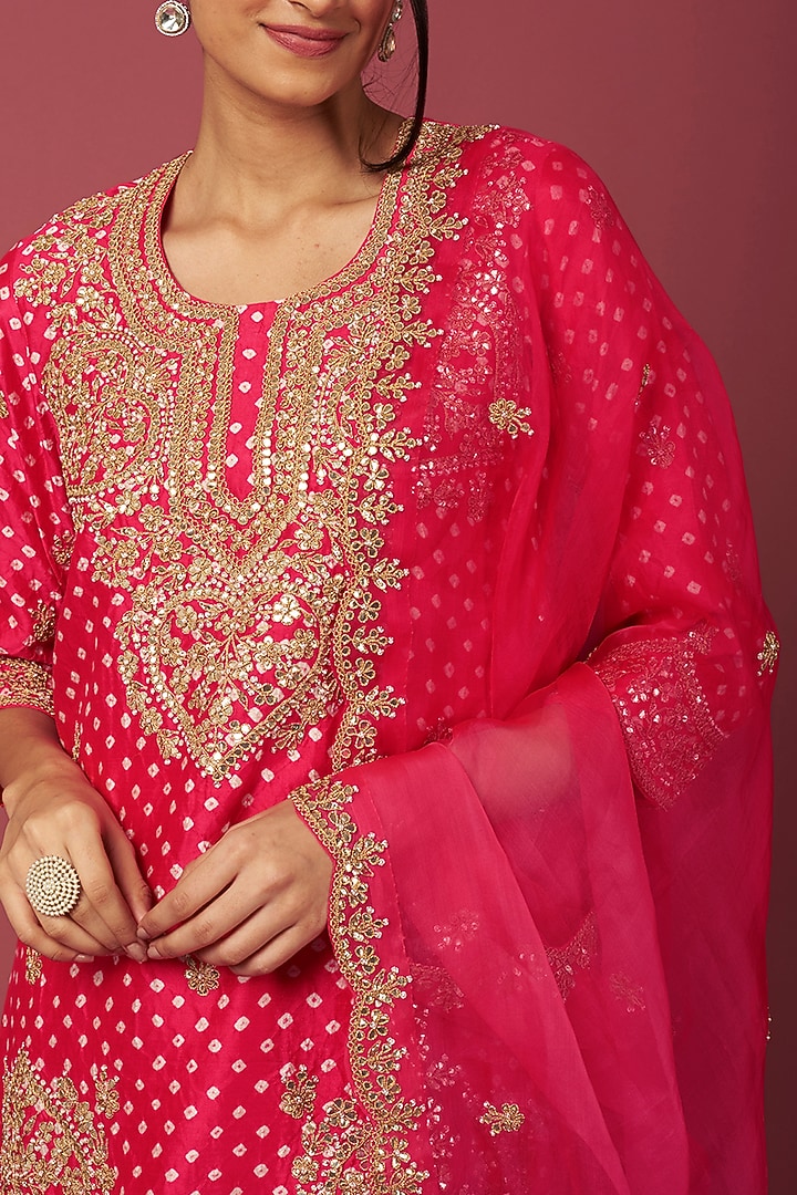 Red Embroidered Kurta Set by SURBHI SHAH at Pernia's Pop Up Shop