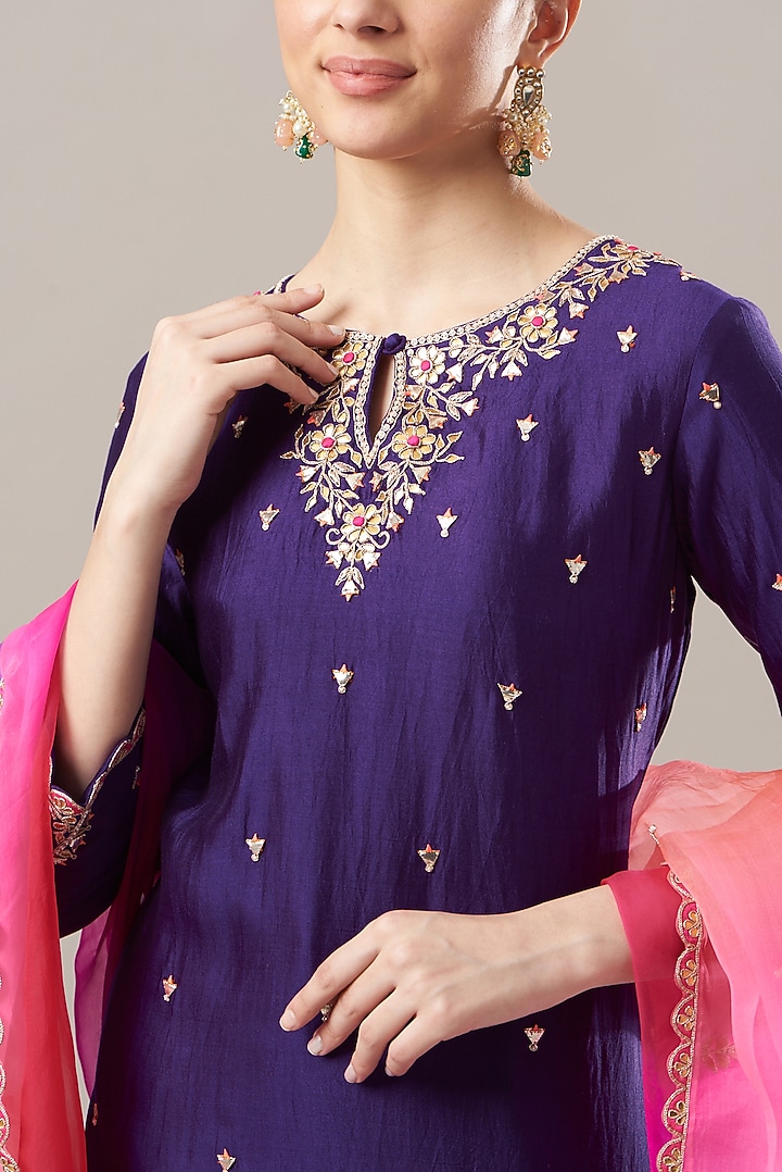 Purple Embroidered Kurta Set by SURBHI SHAH at Pernia's Pop Up Shop