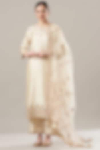 Ivory Hand Embroidered Kurta Set by SURBHI SHAH at Pernia's Pop Up Shop