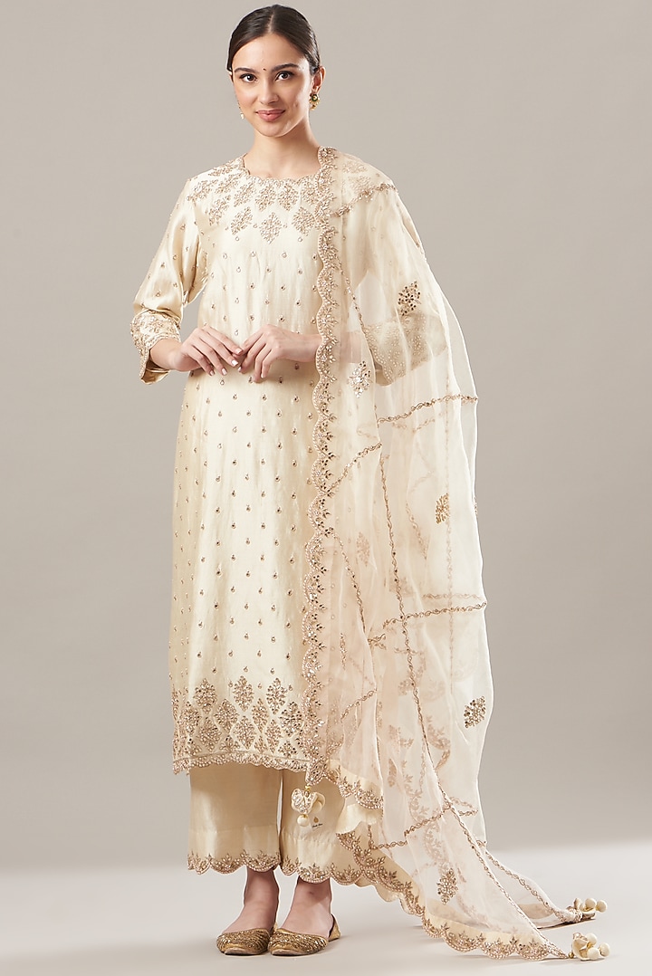 Ivory Hand Embroidered Kurta Set by SURBHI SHAH at Pernia's Pop Up Shop