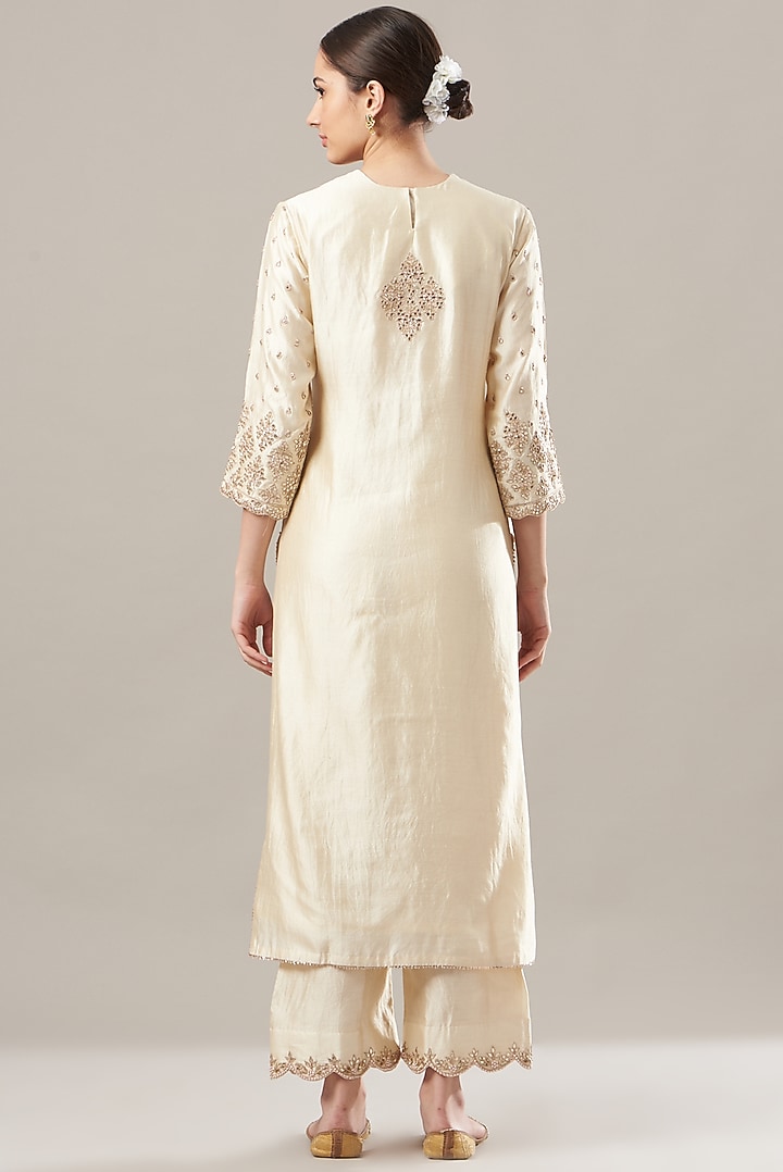 Ivory Hand Embroidered Kurta Set by SURBHI SHAH at Pernia's Pop Up Shop