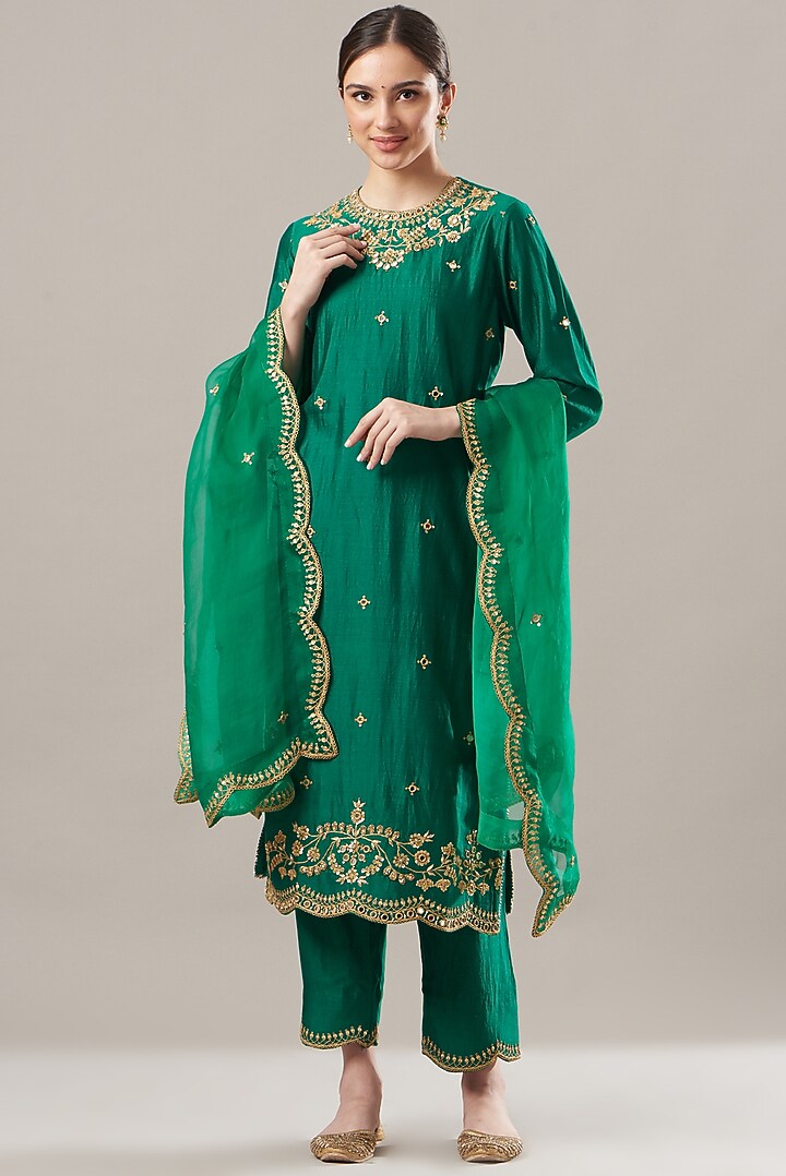 Bottle Green Embroidered Kurta Set by SURBHI SHAH at Pernia's Pop Up Shop
