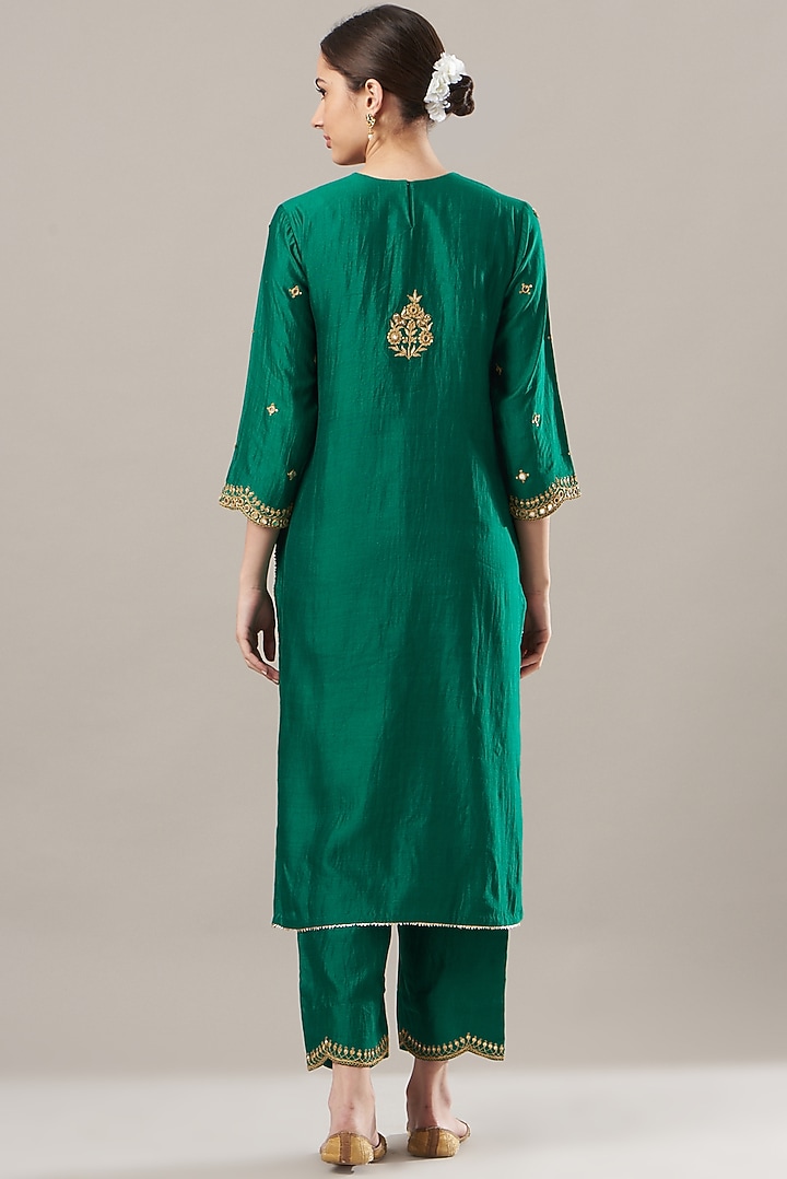 Bottle Green Embroidered Kurta Set by SURBHI SHAH at Pernia's Pop Up Shop