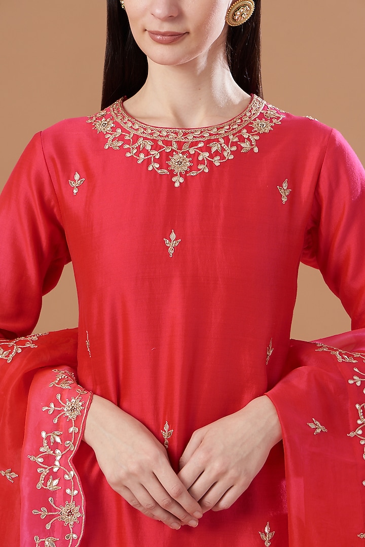 Red Embroidered Kurta Set by SURBHI SHAH at Pernia's Pop Up Shop