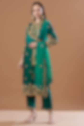 Bottle Green Embroidered Kurta Set by SURBHI SHAH at Pernia's Pop Up Shop
