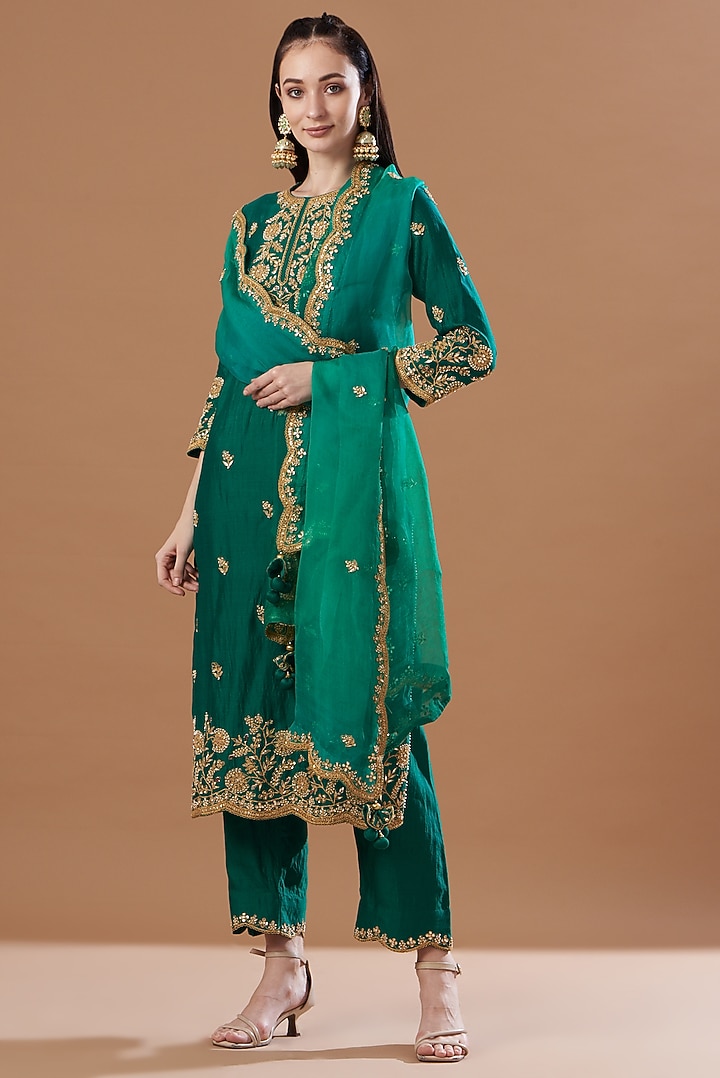 Bottle Green Embroidered Kurta Set by SURBHI SHAH at Pernia's Pop Up Shop