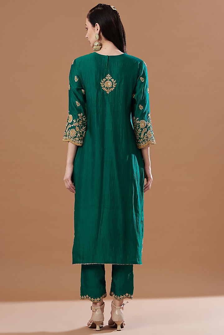 Bottle Green Embroidered Kurta Set by SURBHI SHAH at Pernia's Pop Up Shop