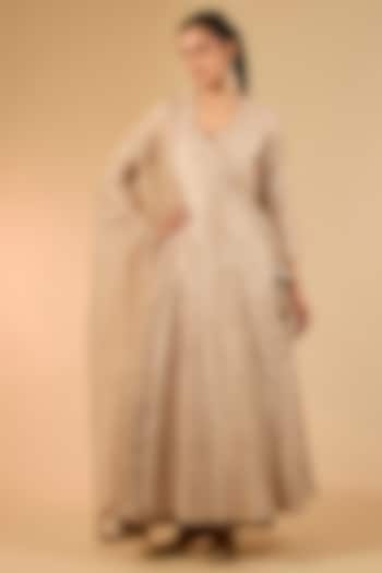 Pearl White Spun Silk Angrakha Kurta Set by Surbhi Shah at Pernia's Pop Up Shop