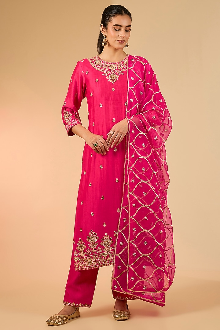 Strawberry Red Spun Silk Gota Work Kurta Set by Surbhi Shah at Pernia's Pop Up Shop