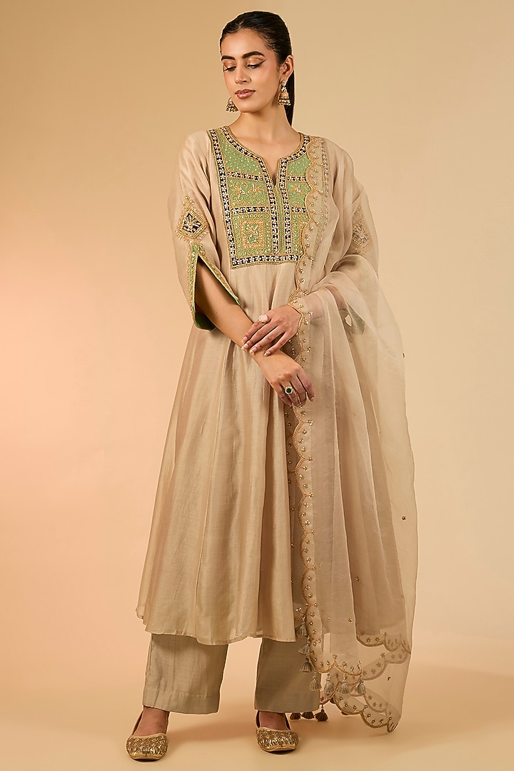 Pearl White Chanderi Marori Work Wedding Anarkali Set by Surbhi Shah at Pernia's Pop Up Shop