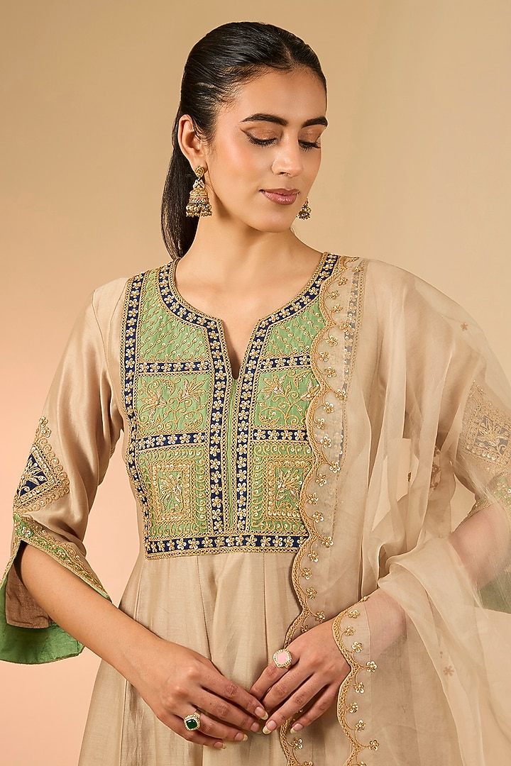 Pearl White Chanderi Marori Work Wedding Anarkali Set by Surbhi Shah at Pernia's Pop Up Shop