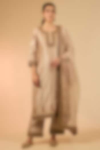 Champagne Spun Silk Marori Work Kurta Set by Surbhi Shah at Pernia's Pop Up Shop