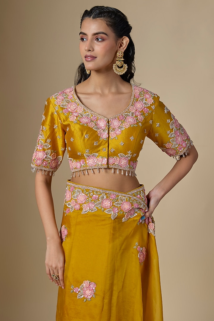 Mustard Organza Floral Work Reception Saree Set by SURBHI SHAH at Pernia's Pop Up Shop