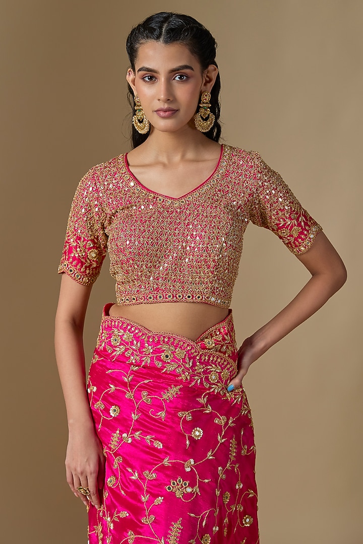 Red-Rani Kora Silk Mirror Work Reception Saree Set by SURBHI SHAH at Pernia's Pop Up Shop