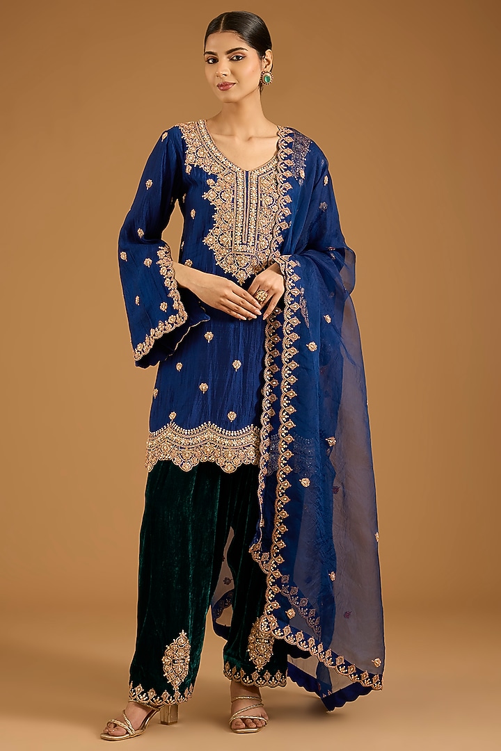 Navy Blue Velvet Marori Hand Embroidered Kurta Set by SURBHI SHAH at Pernia's Pop Up Shop