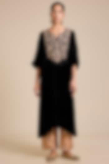 Black & Golden Velvet Kaftan Set by Surbhi Shah at Pernia's Pop Up Shop