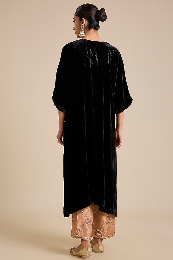 Black & Golden Velvet Kaftan Set by Surbhi Shah at Pernia's Pop Up Shop