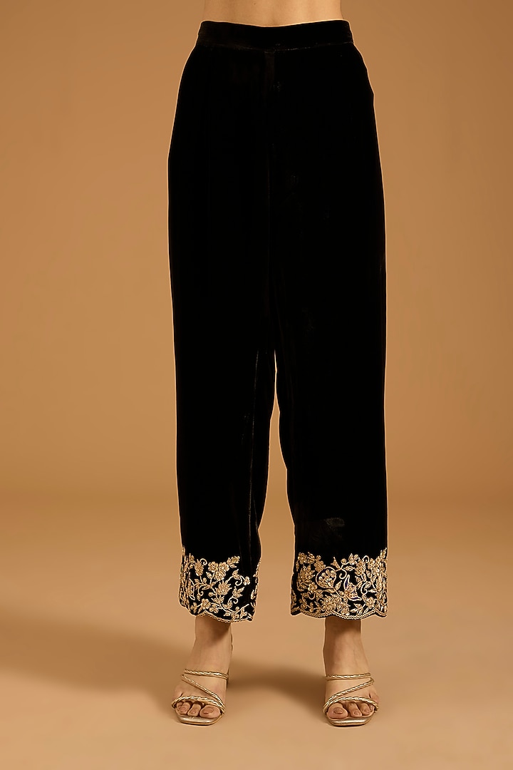 Black Velvet Marori Embroidered Kurta Set by SURBHI SHAH at Pernia's Pop Up Shop