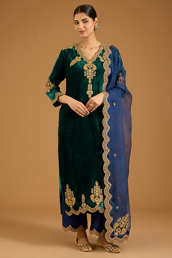 Emerald Green Velvet Marori Embroidered Kurta Set by SURBHI SHAH at Pernia's Pop Up Shop