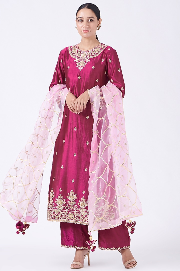 Wine Hand Embroidered Kurta Set by SURBHI SHAH at Pernia's Pop Up Shop