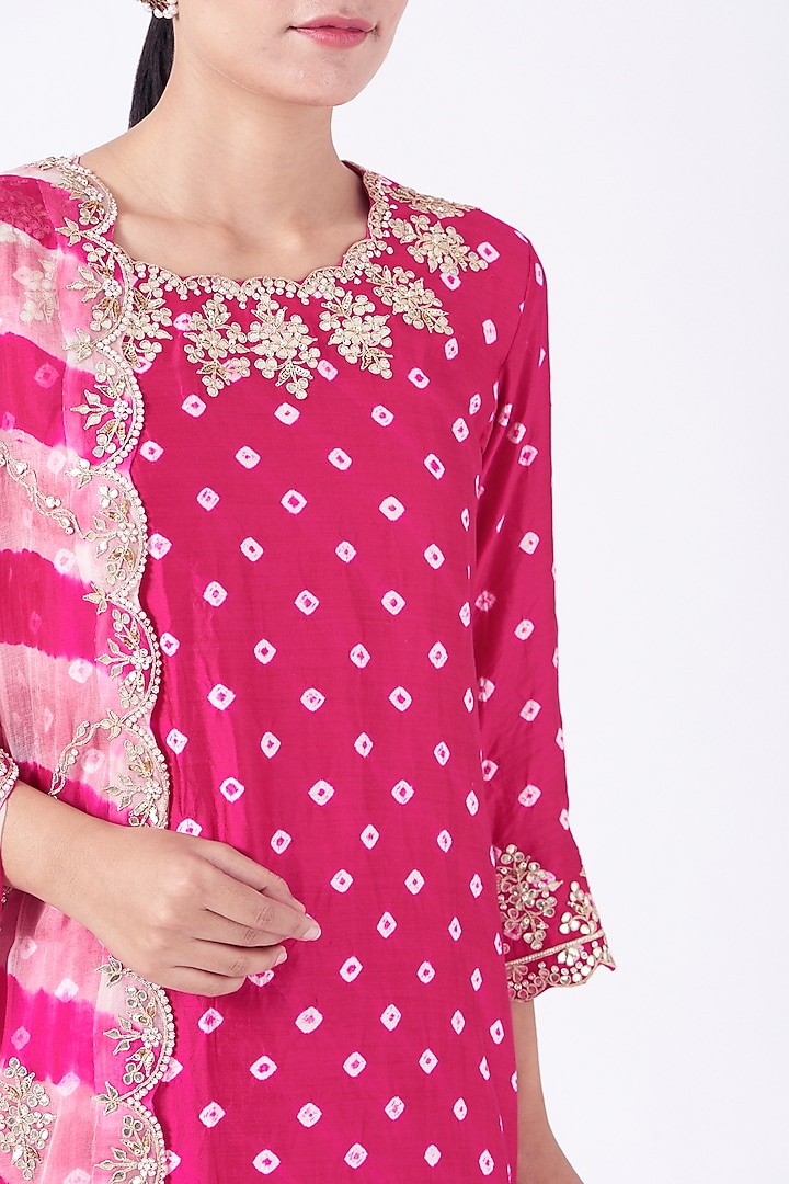 Magenta Hand Embroidered Kurta Set by SURBHI SHAH at Pernia's Pop Up Shop