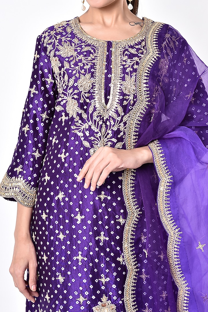 Purple Hand Embroidered Kurta Set by SURBHI SHAH at Pernia's Pop Up Shop