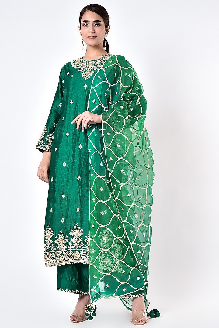 Aquarium Green Hand Embroidered Kurta Set by SURBHI SHAH at Pernia's Pop Up Shop