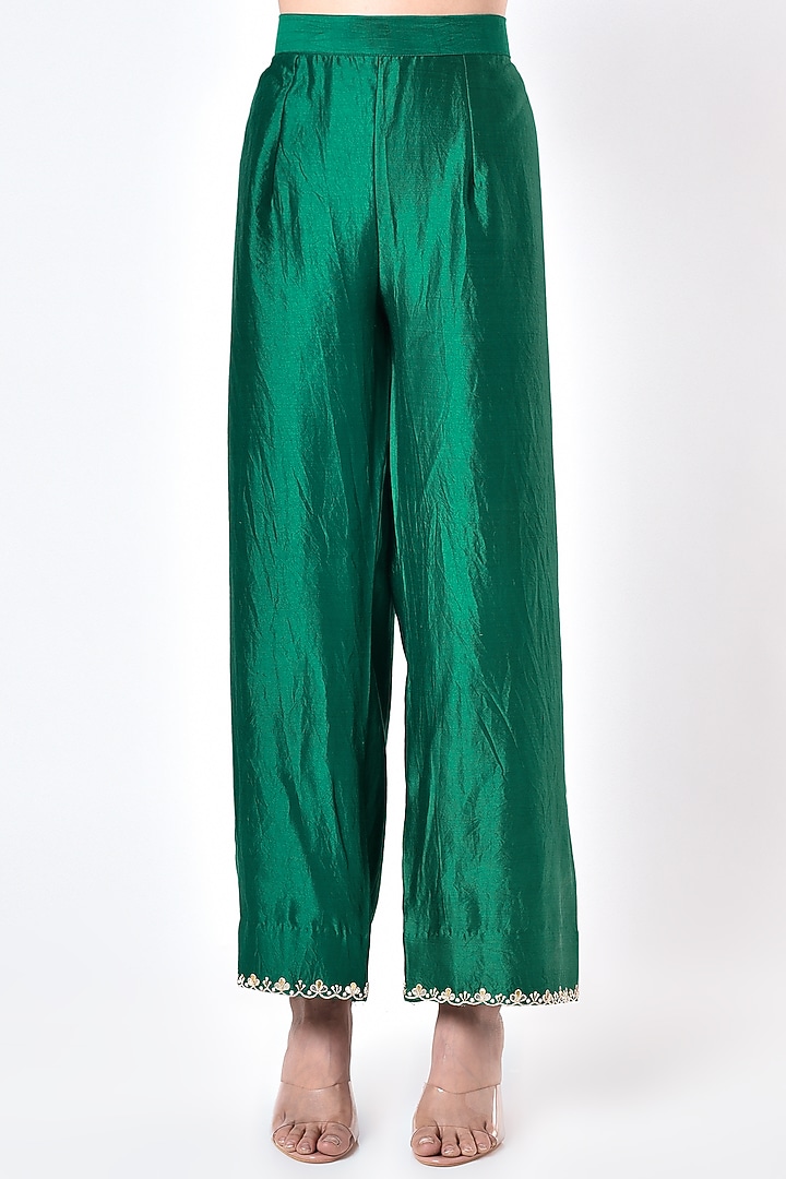 Aquarium Green Hand Embroidered Kurta Set by SURBHI SHAH at Pernia's Pop Up Shop