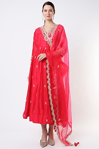 Bright Red Hand Embroidered Kurta Set by SURBHI SHAH