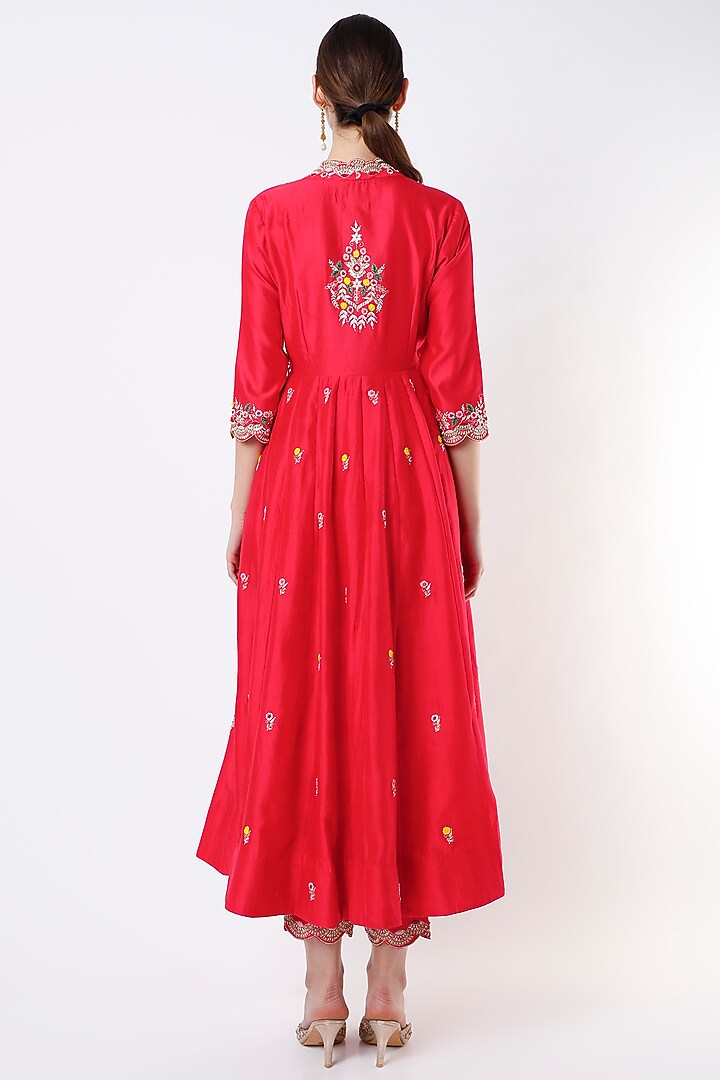 Bright Red Hand Embroidered Kurta Set by SURBHI SHAH at Pernia's Pop Up Shop