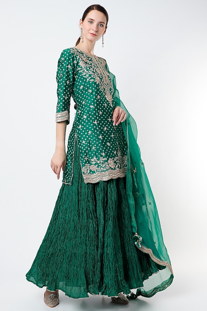 Dark Turquoise Hand Embroidered Kurta Set by SURBHI SHAH at Pernia's Pop Up Shop