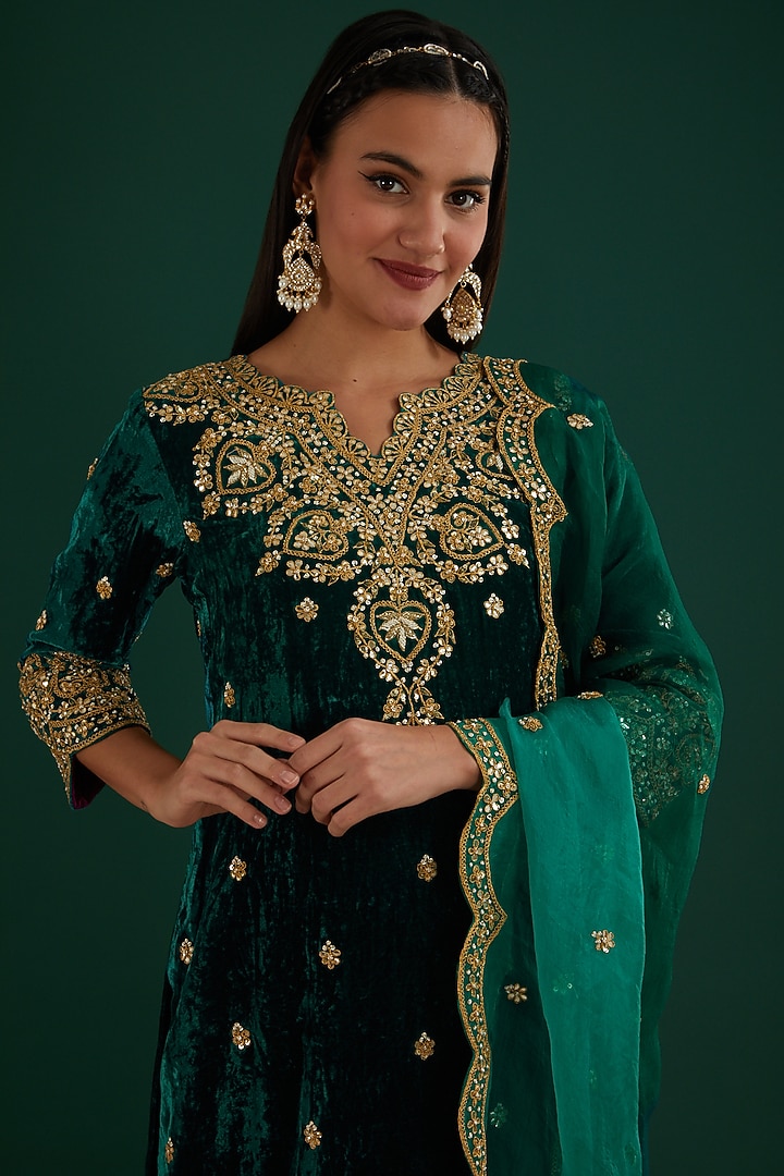Dark Green Embroidered Kurta Set by SURBHI SHAH at Pernia's Pop Up Shop