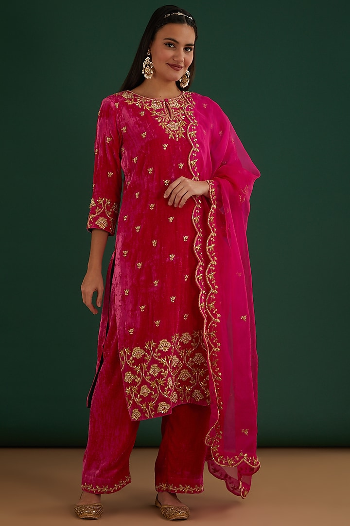 Rani Pink Embroidered Kurta Set by SURBHI SHAH at Pernia's Pop Up Shop