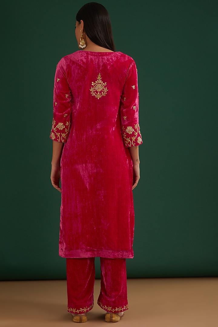 Rani Pink Embroidered Kurta Set by SURBHI SHAH at Pernia's Pop Up Shop