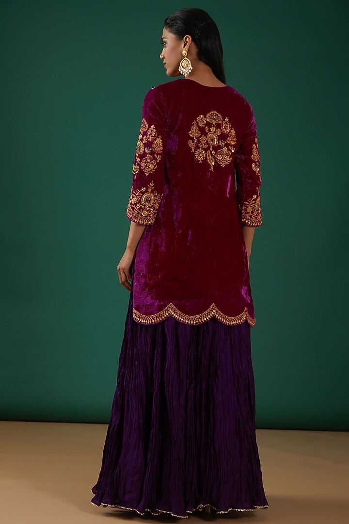 Magenta Pure Velvet Embroidered Kurta Set by SURBHI SHAH at Pernia's Pop Up Shop