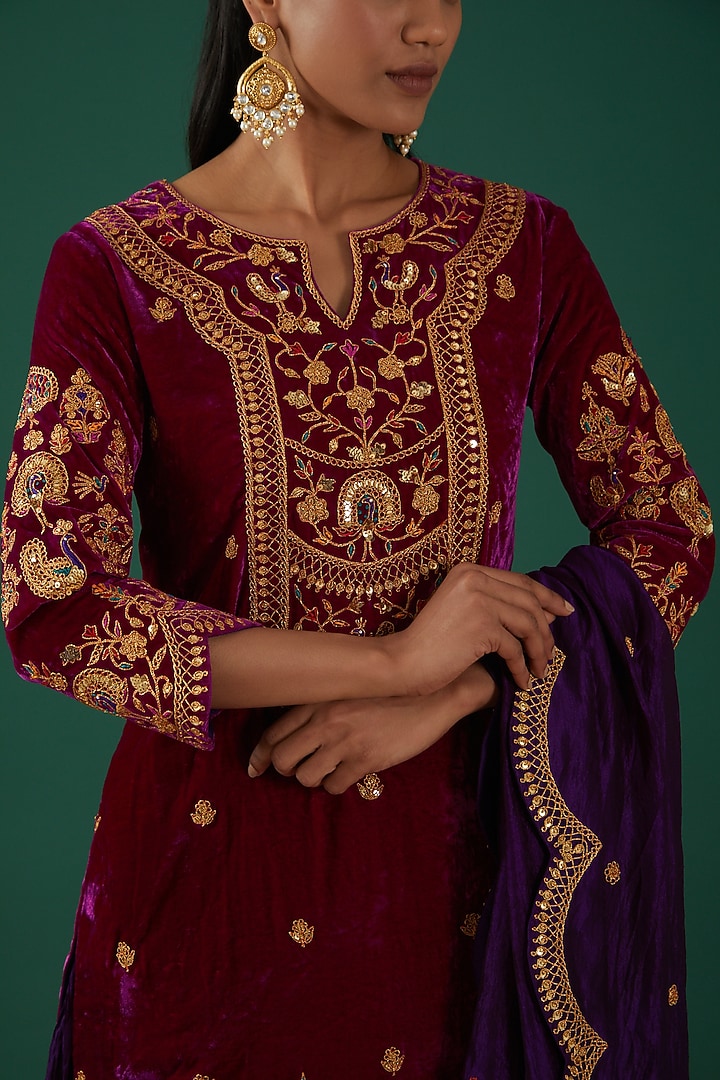 Magenta Pure Velvet Embroidered Kurta Set by SURBHI SHAH at Pernia's Pop Up Shop