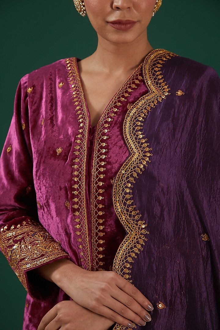 Magenta Hand Embroidered Jacket Set by SURBHI SHAH at Pernia's Pop Up Shop