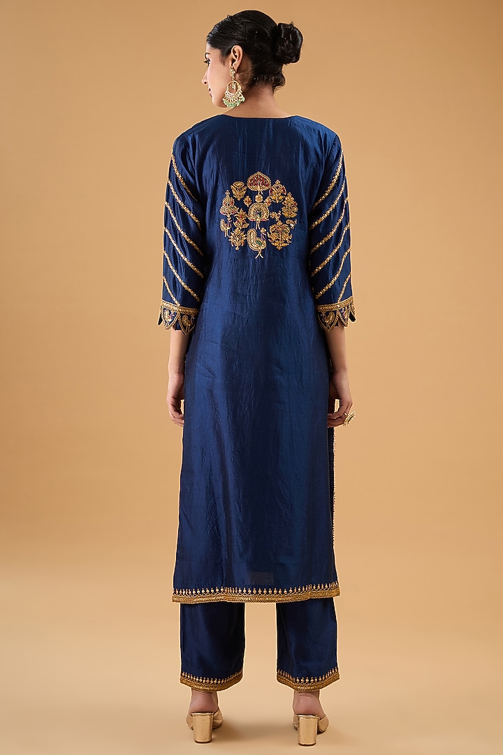 Navy Blue Pure Spun Silk Resham Work Kurta Set by SURBHI SHAH at Pernia's Pop Up Shop