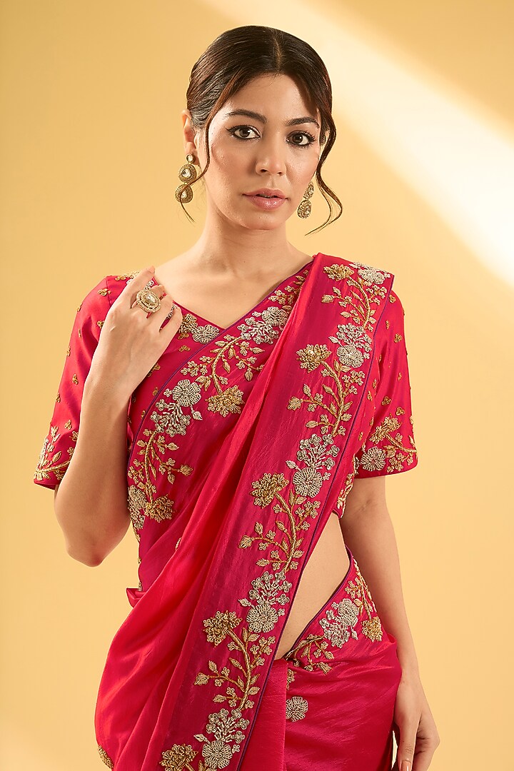 Red Kora Silk Zardosi Work Reception Saree Set by Surbhi Shah at Pernia's Pop Up Shop