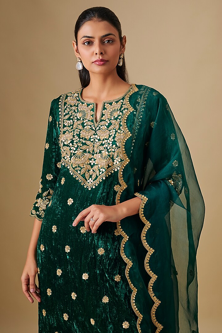 Emerald Green Velvet Zardosi & Pearl Embroidered Kurta Set by SURBHI SHAH at Pernia's Pop Up Shop