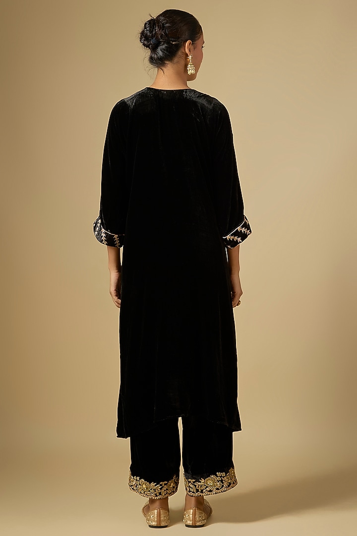 Black Velvet Zardosi Work Kaftan Set by SURBHI SHAH at Pernia's Pop Up Shop